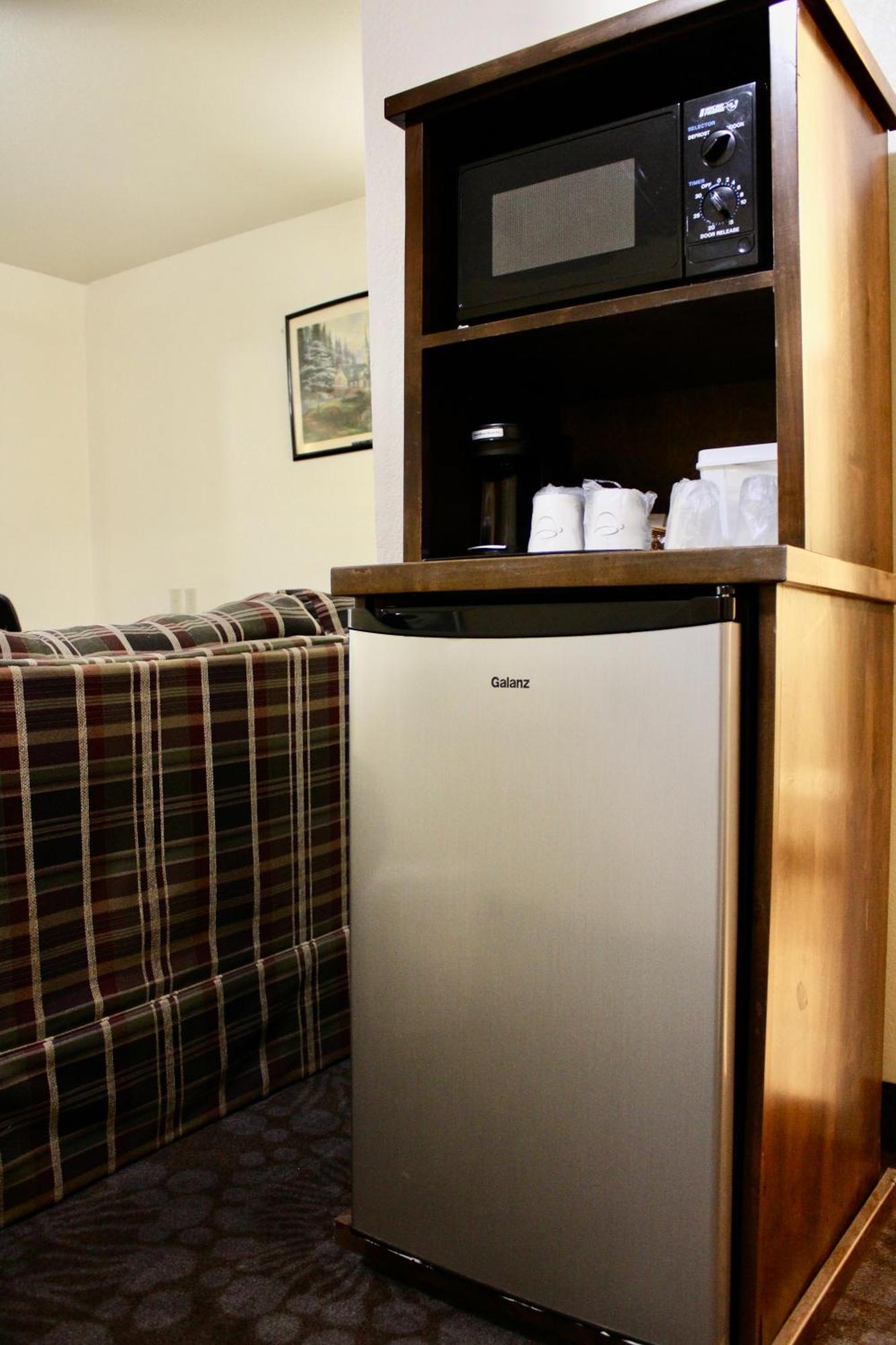 Candlelight Inn & Suites Hwy 69 Near ماكاليستر المظهر الخارجي الصورة