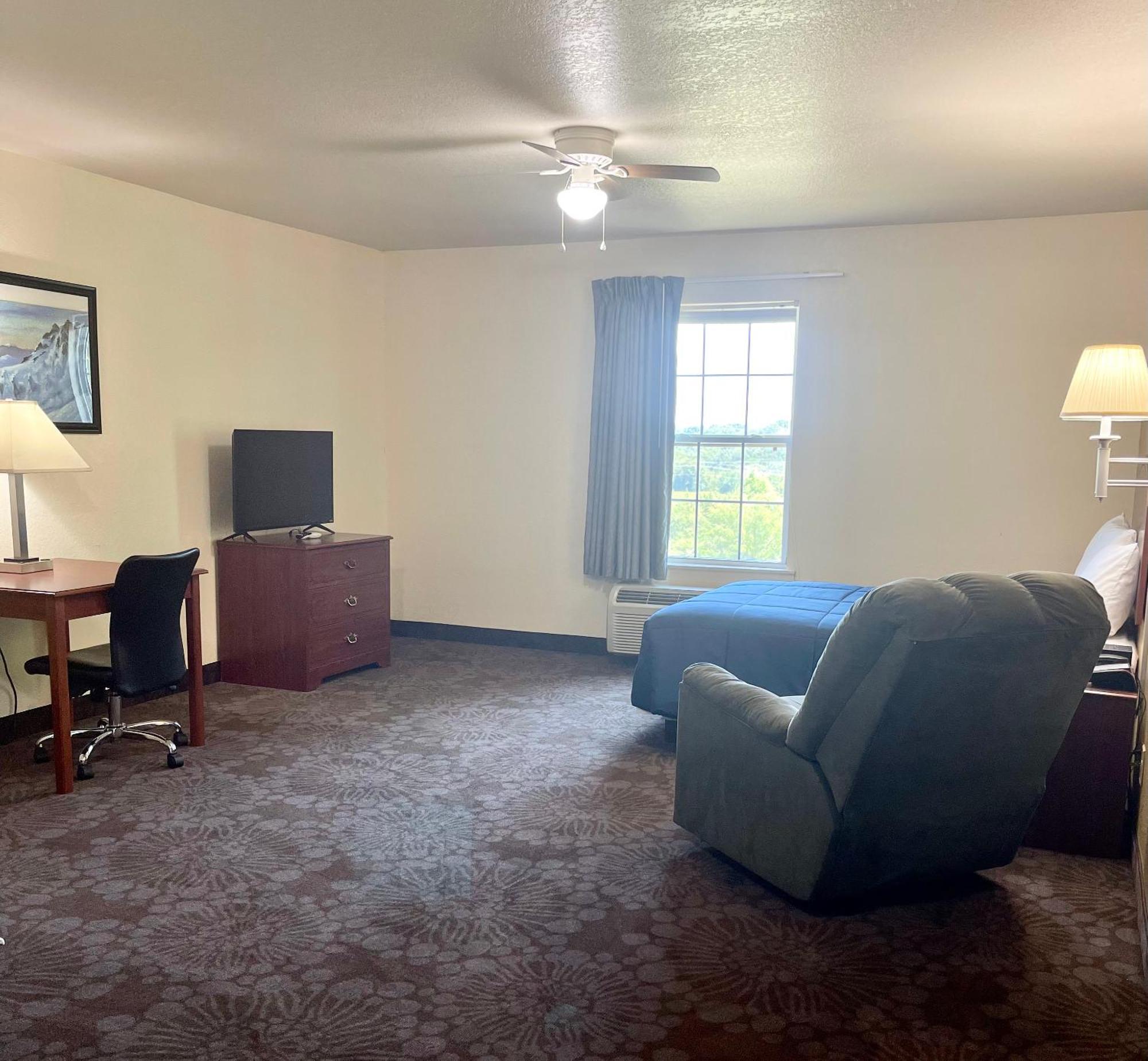 Candlelight Inn & Suites Hwy 69 Near ماكاليستر المظهر الخارجي الصورة